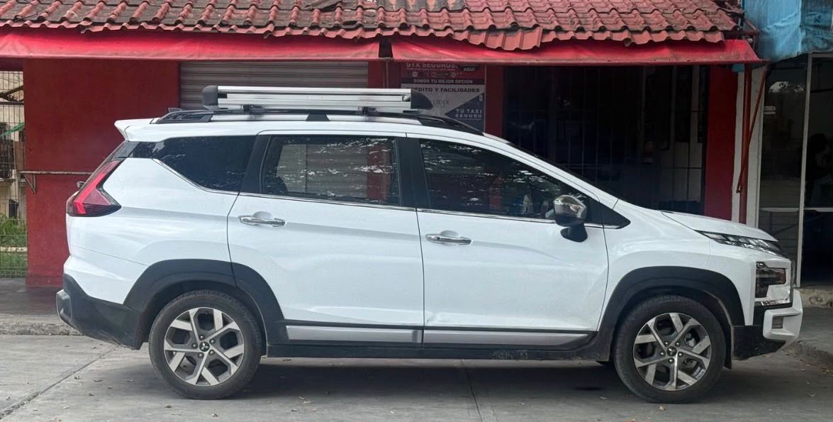 Van de transporte turístico privado Transfer Holbox para 4 a 5 pasajeros